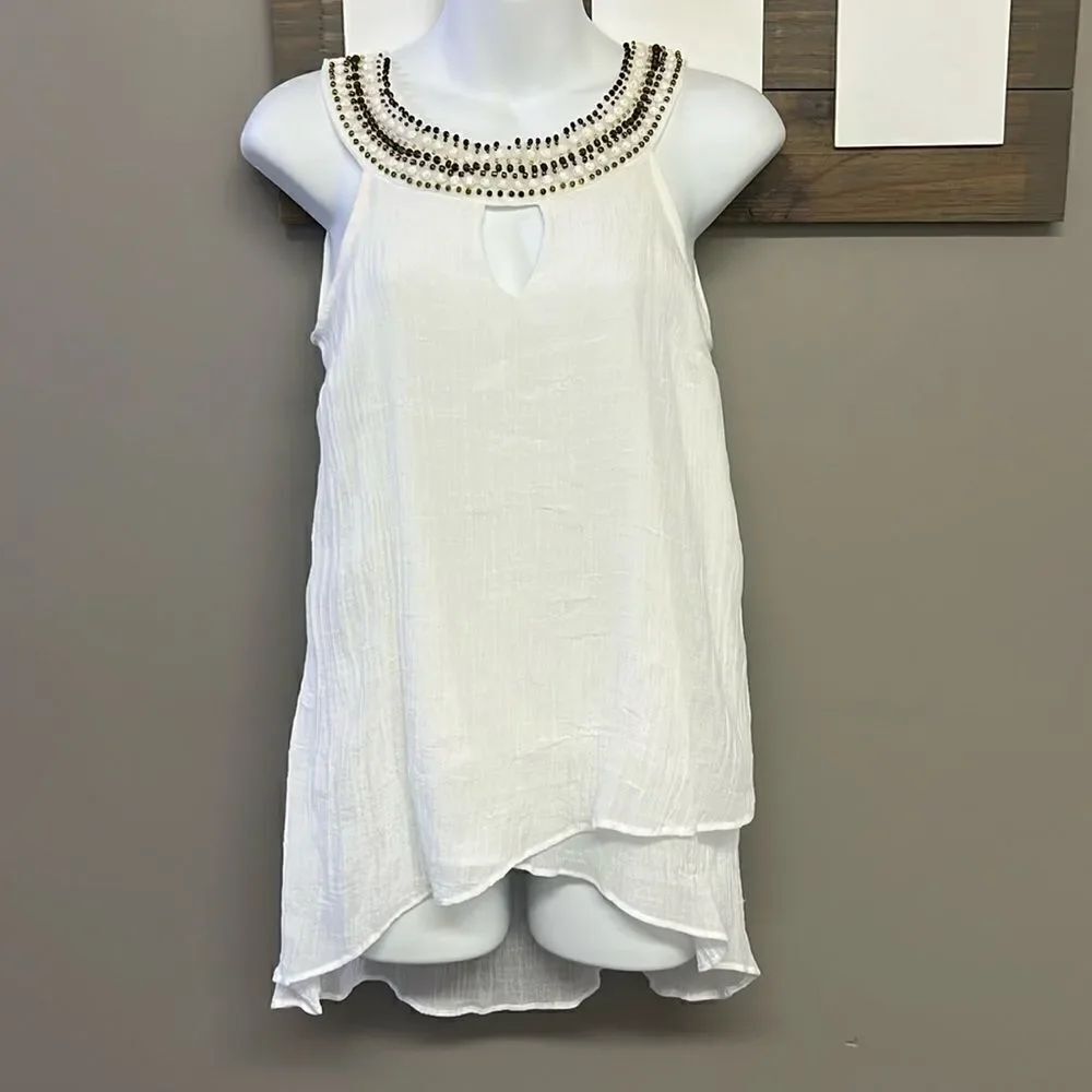 AGB Cream Crepe Sleeveless Beaded Neckline V-Neck High Low Asymmetrical Top-Sm